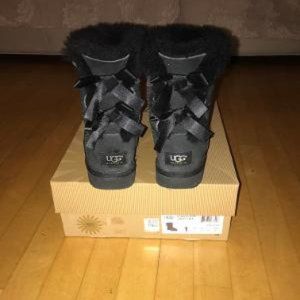 Ugg Kids Bailey Bow Boot Black (Authentic) Sz 1